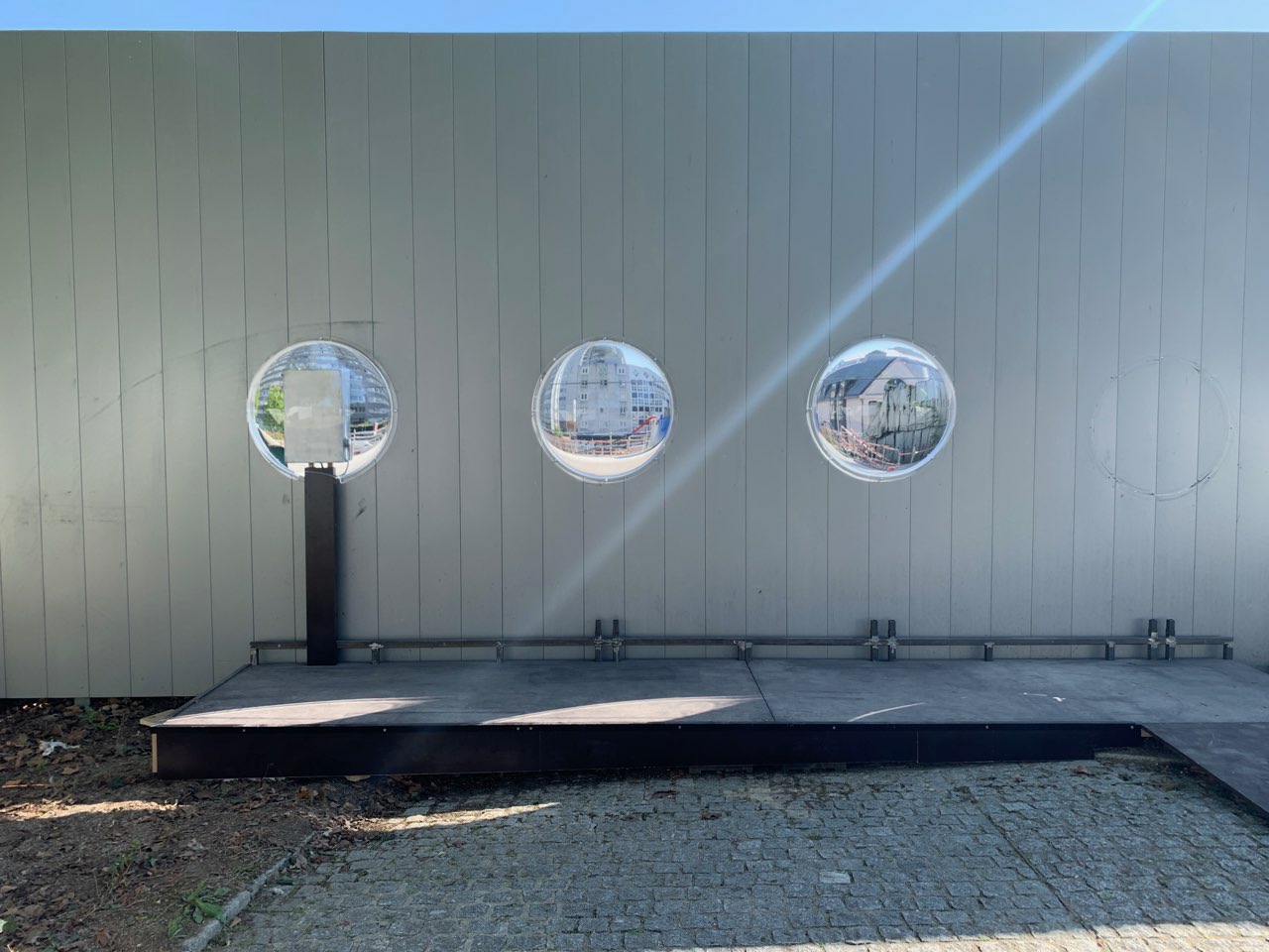 Cabines téléphoniques - Numen / For Use - Chantier de la gare de Vitry - Centre