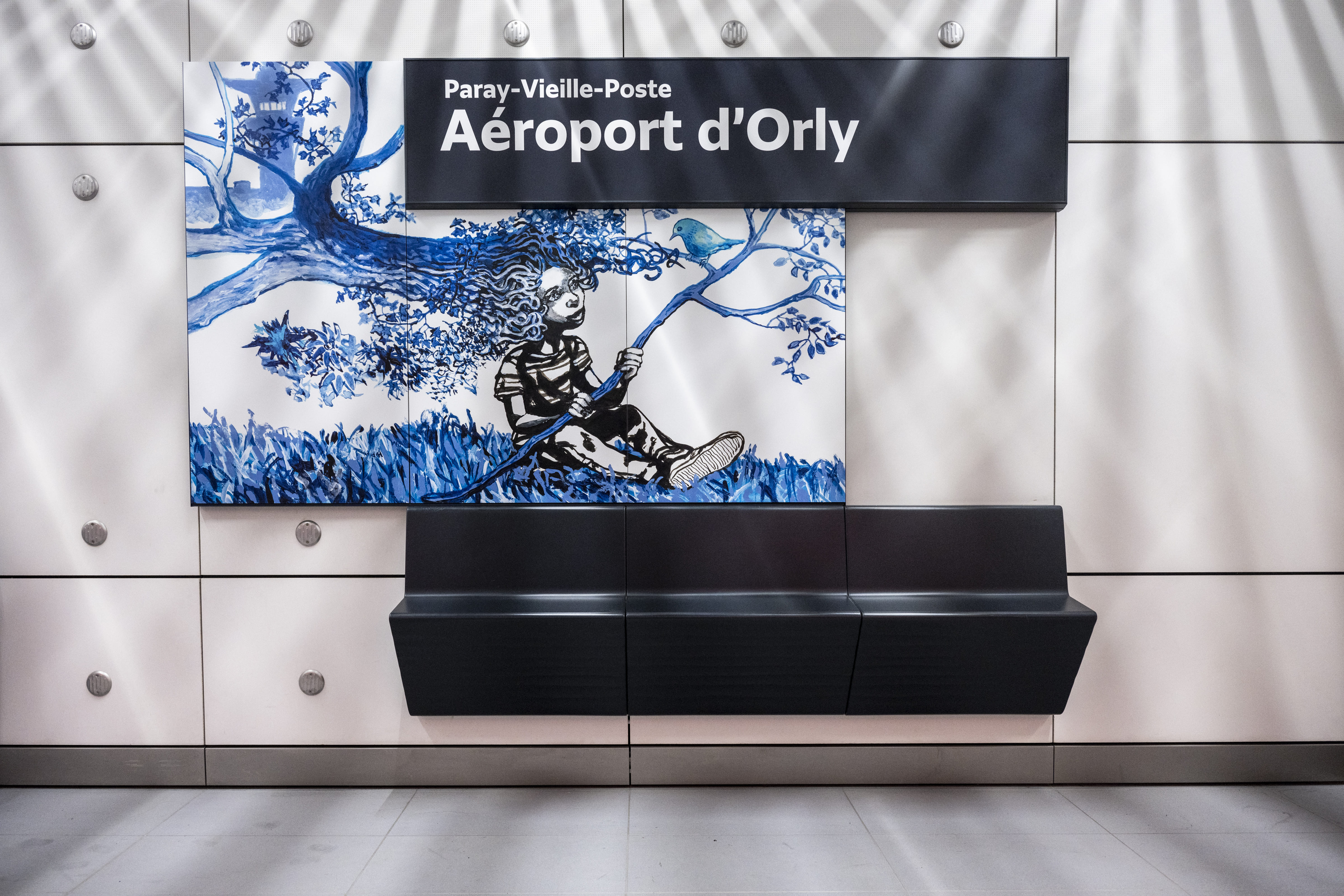 Illustrations "Jeux d'enfants" de l'artiste Edmond Baudoin dans la gare Aéroport d'Orly