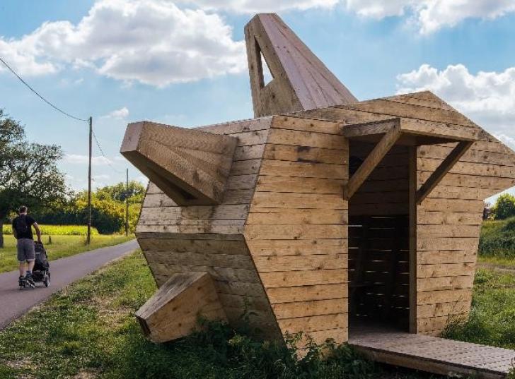 Installation par un artiste soutenu par COAL