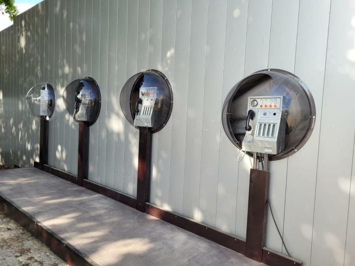 Cabines téléphoniques - Numen / For Use - Chantier de la gare de Vitry - Centre